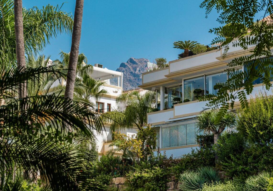 Penthouse Duplex avec vues sur La Concha à Lomas del Rey