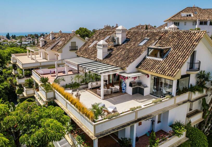 Penthouse Duplex avec vues sur La Concha à Lomas del Rey