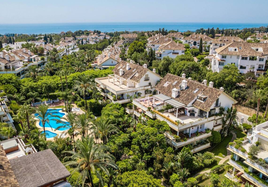 Penthouse Duplex avec vues sur La Concha à Lomas del Rey