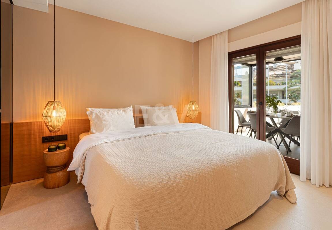 Duplex Penthouse with La Concha Views in Lomas del Rey