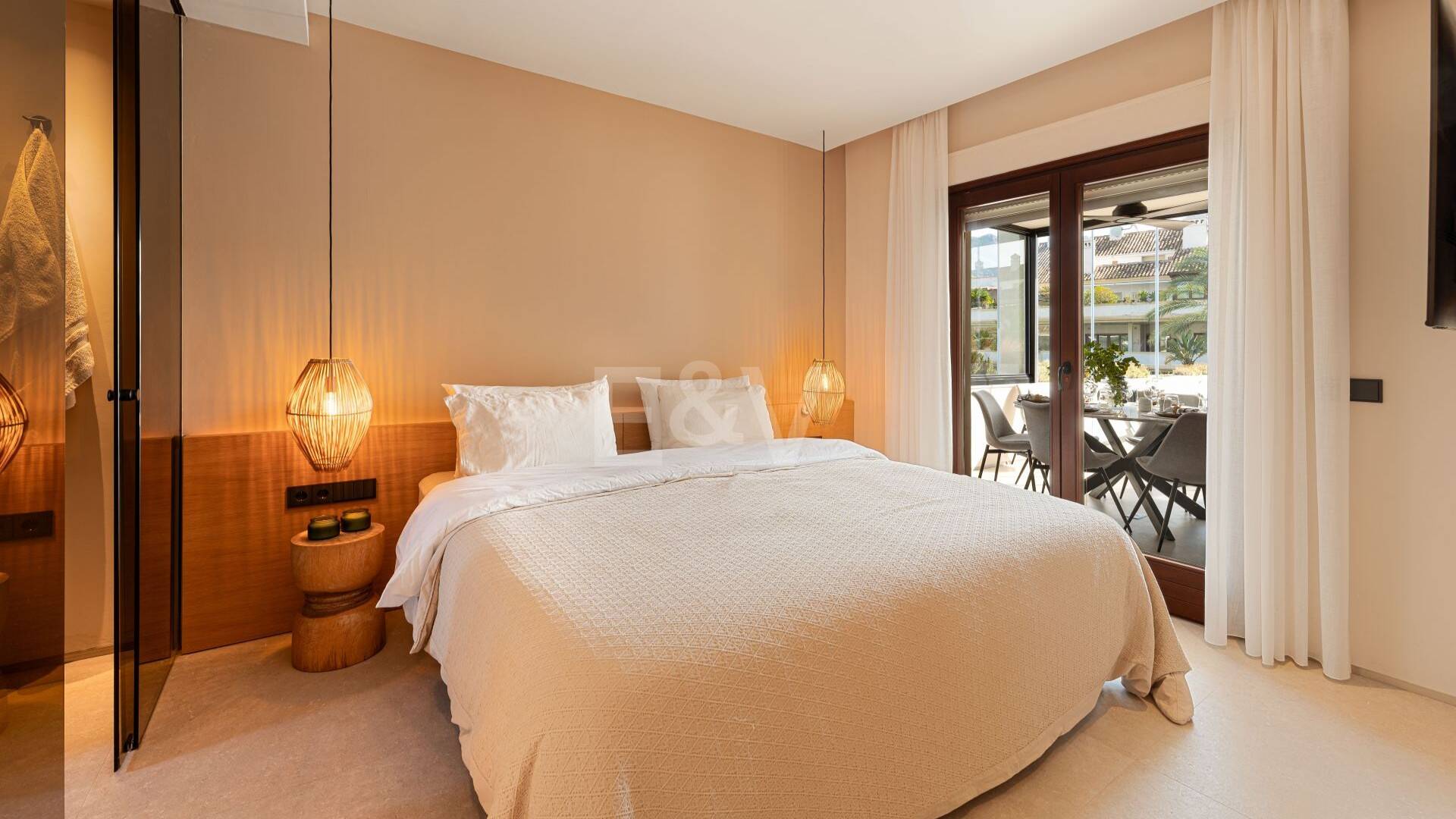 Duplex Penthouse with La Concha Views in Lomas del Rey