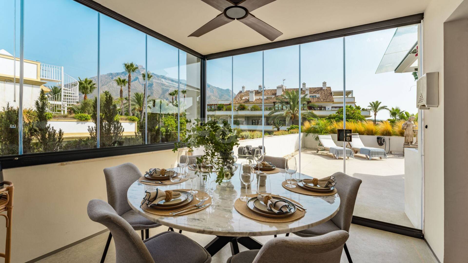 Penthouse na sprzedaż w Las Lomas del Marbella Club, Marbella Golden Mile