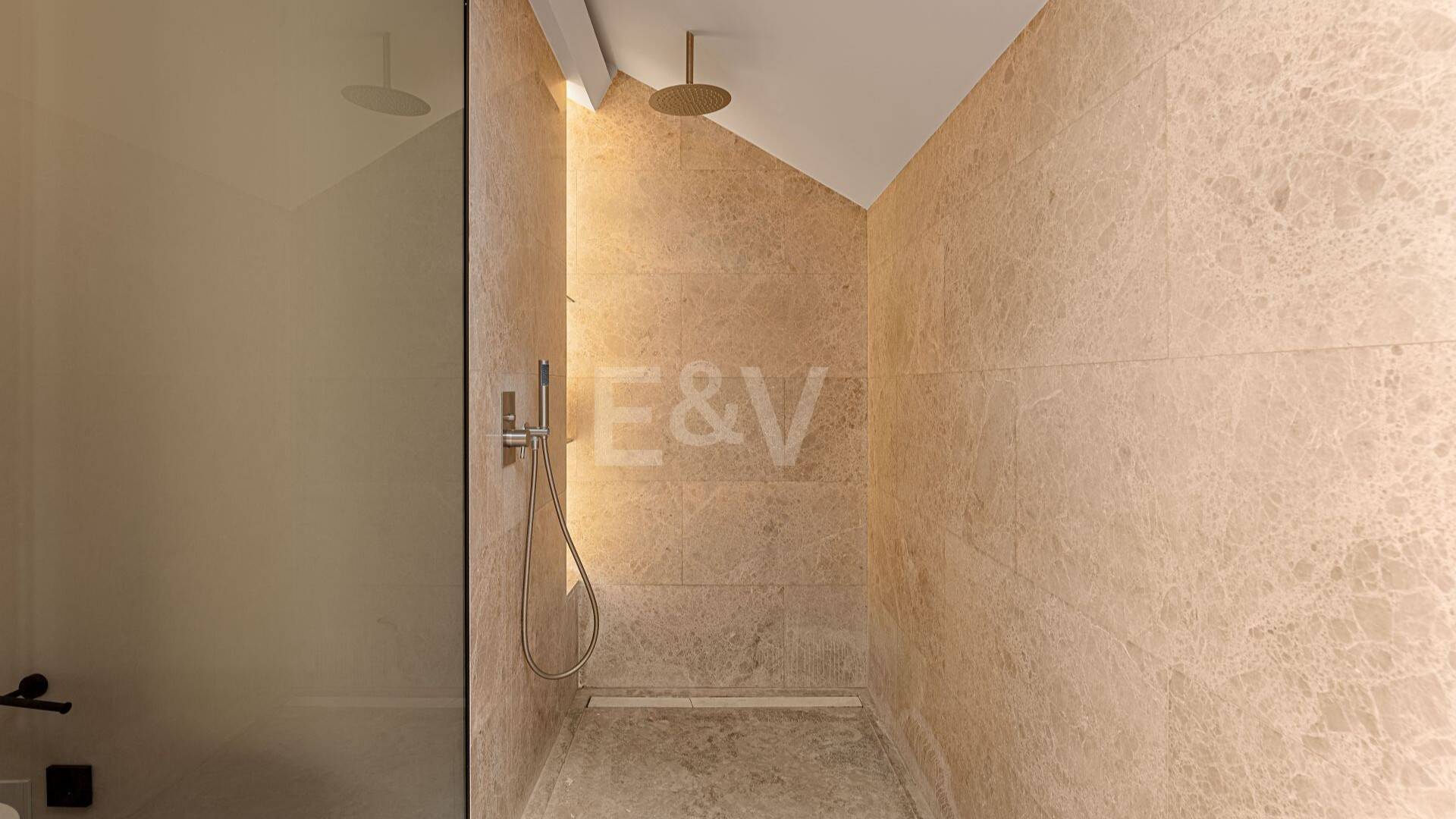 Duplex Penthouse with La Concha Views in Lomas del Rey