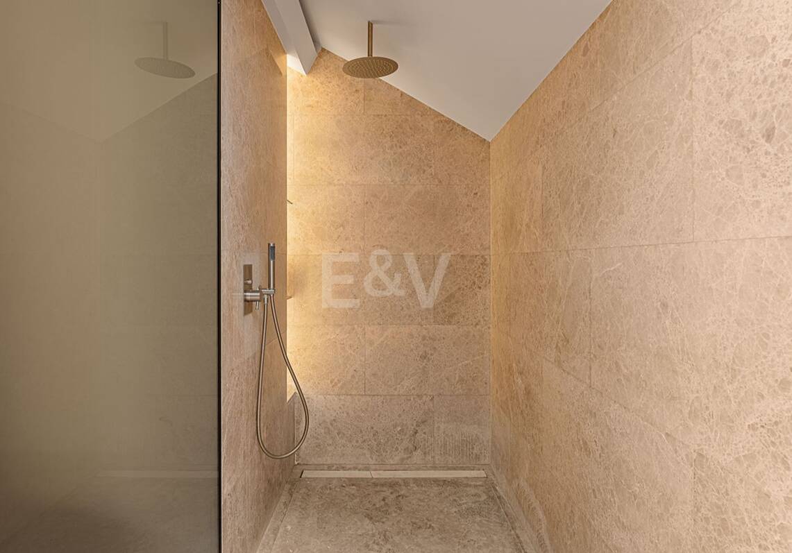 Penthouse Duplex avec vues sur La Concha à Lomas del Rey