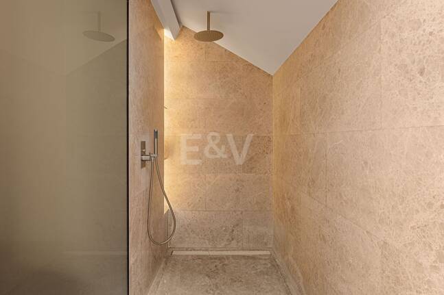 Duplex Penthouse with La Concha Views in Lomas del Rey