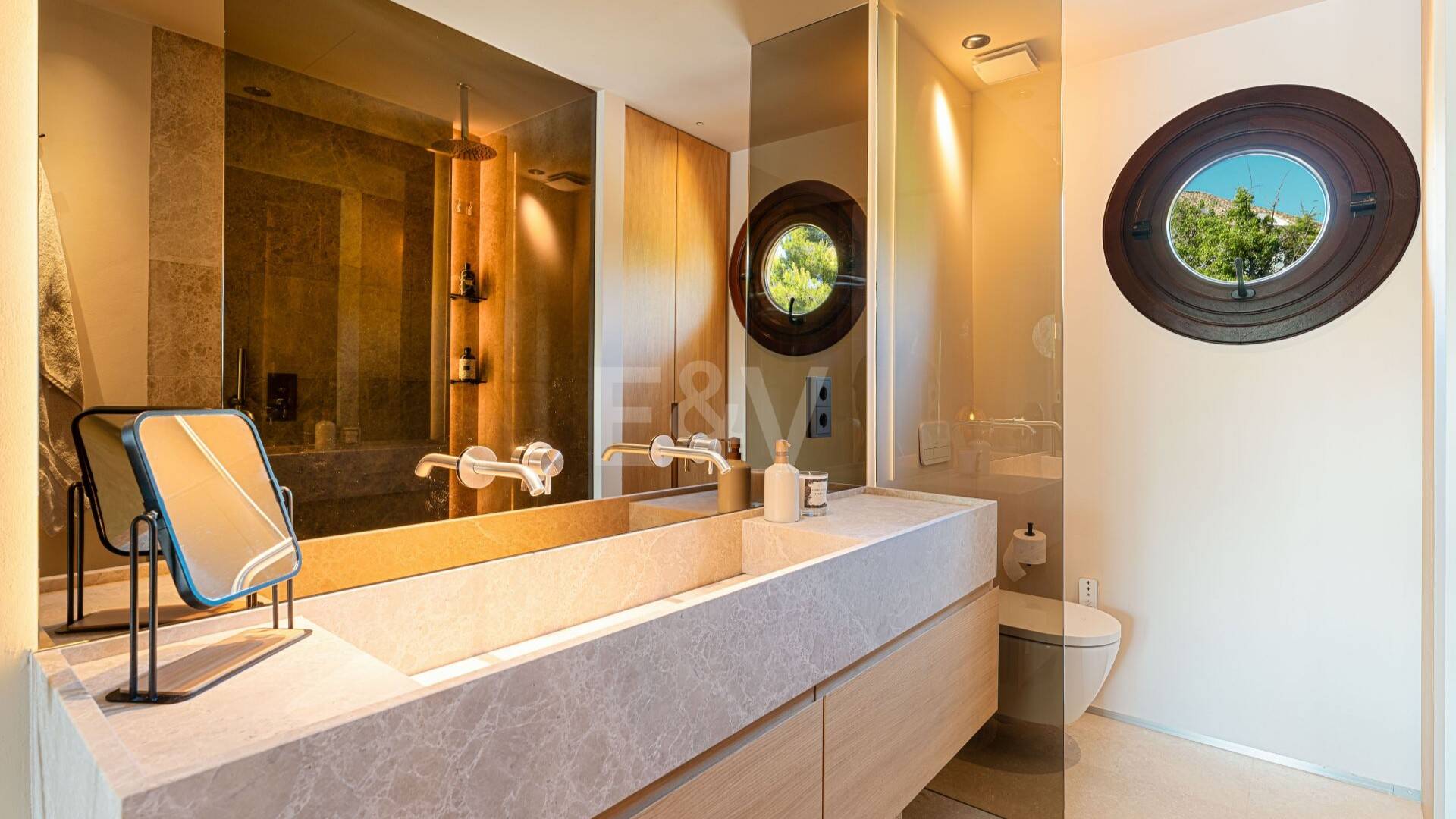 Duplex Penthouse with La Concha Views in Lomas del Rey