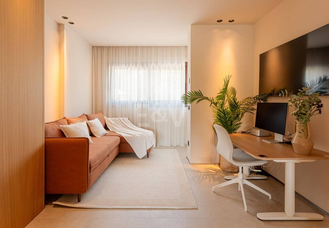 Duplex Penthouse with La Concha Views in Lomas del Rey