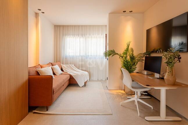 Duplex Penthouse with La Concha Views in Lomas del Rey