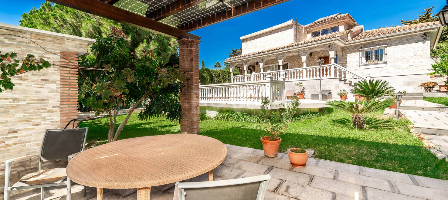 Traditionell Villa på den mest exklusiva stranden av Marbella East