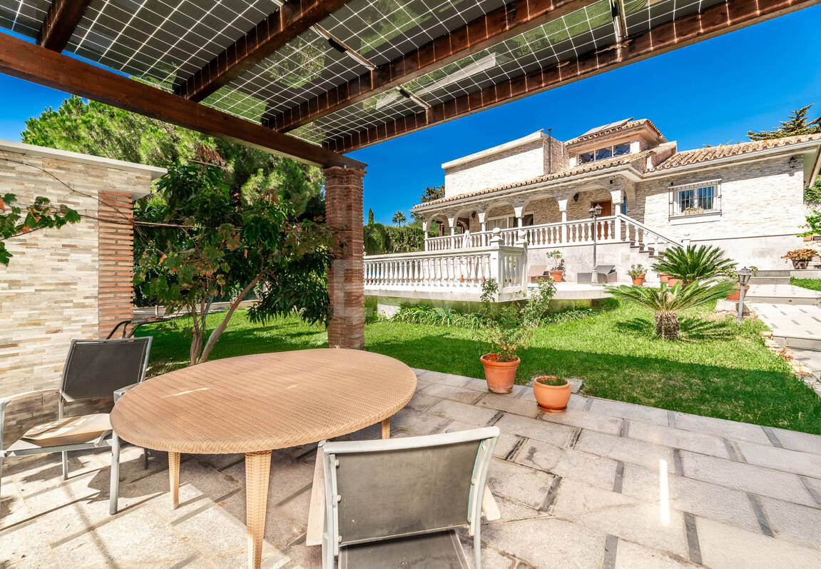 Traditionell Villa på den mest exklusiva stranden av Marbella East