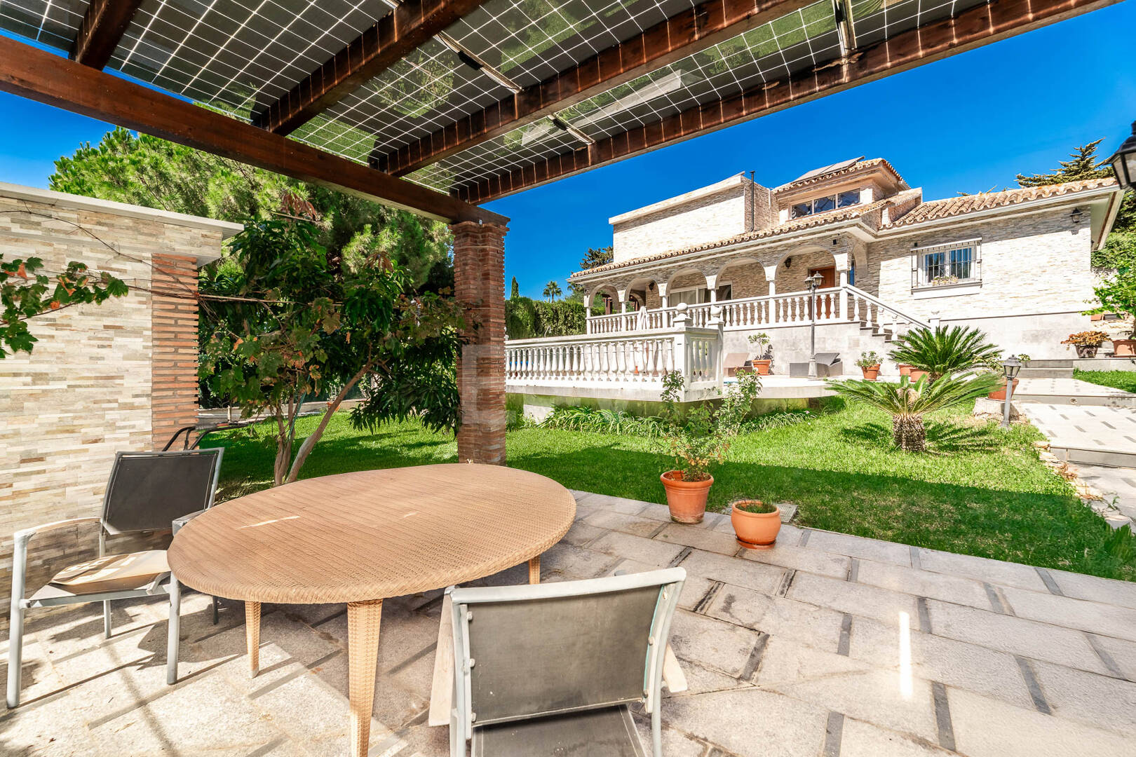 Traditionell Villa på den mest exklusiva stranden av Marbella East