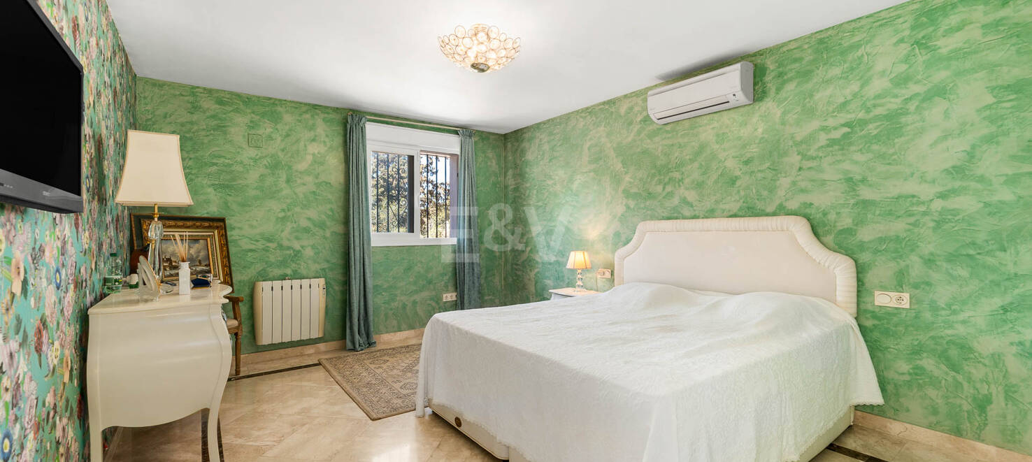 Traditionell Villa på den mest exklusiva stranden av Marbella East