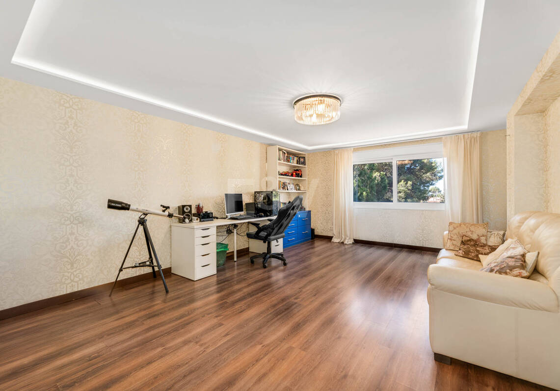 Tradycyjna willa na najbardziej ekskluzywnej plaży Marbella East