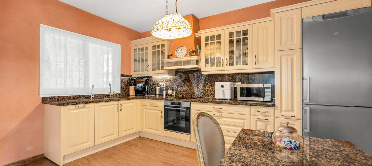 Traditionell Villa på den mest exklusiva stranden av Marbella East