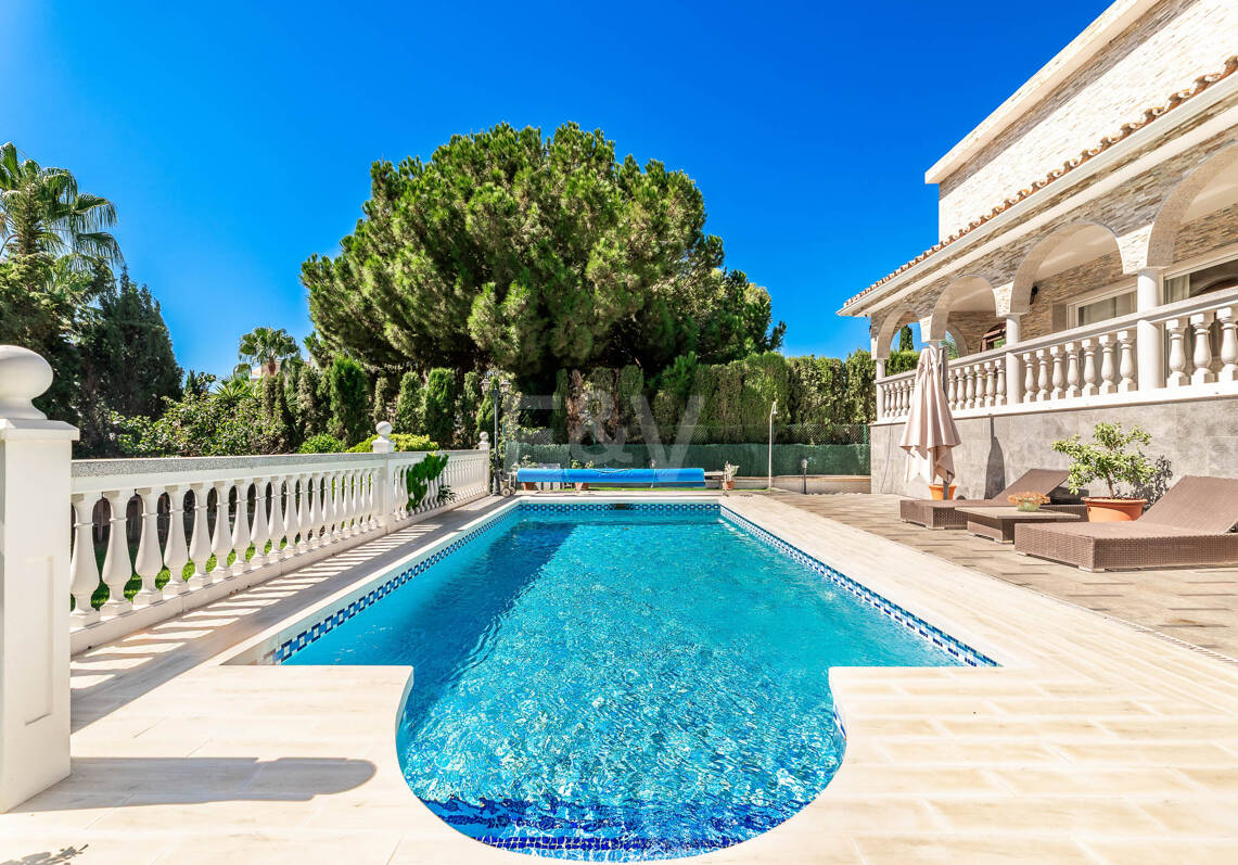 Tradycyjna willa na najbardziej ekskluzywnej plaży Marbella East