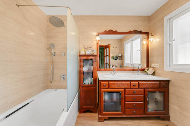 Traditionell Villa på den mest exklusiva stranden av Marbella East