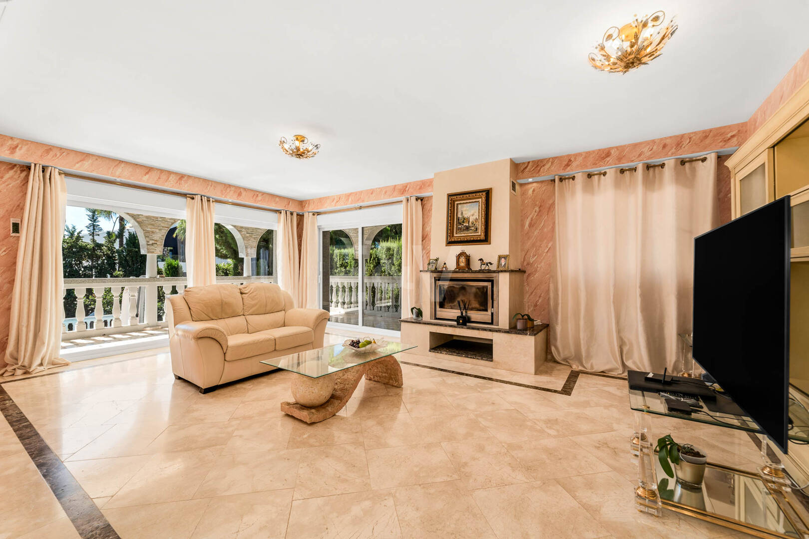 Traditionell Villa på den mest exklusiva stranden av Marbella East