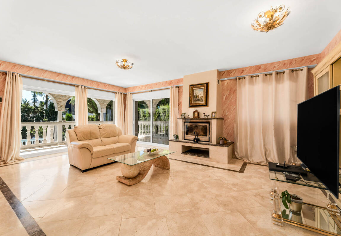 Traditionell Villa på den mest exklusiva stranden av Marbella East