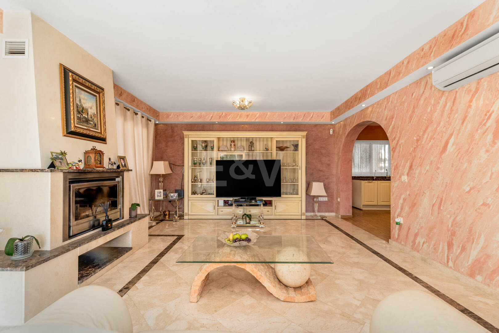 Traditionell Villa på den mest exklusiva stranden av Marbella East