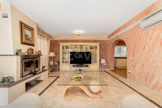 Traditionell Villa på den mest exklusiva stranden av Marbella East