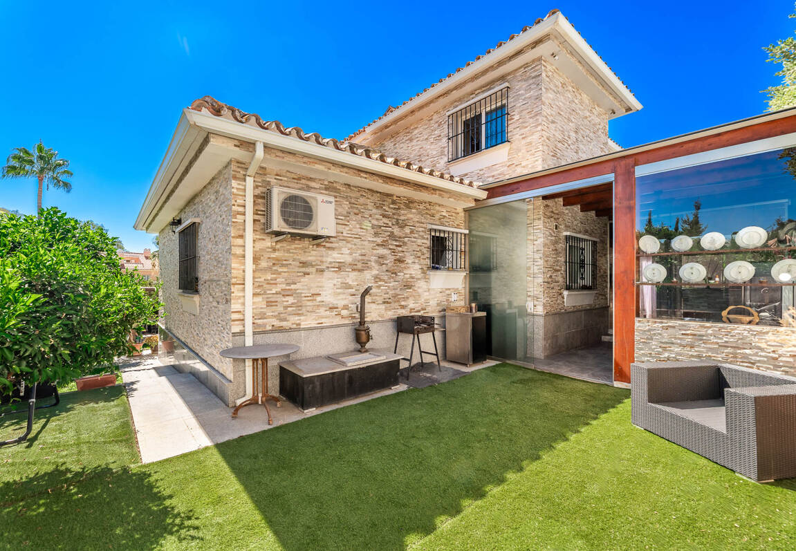 Traditionell Villa på den mest exklusiva stranden av Marbella East