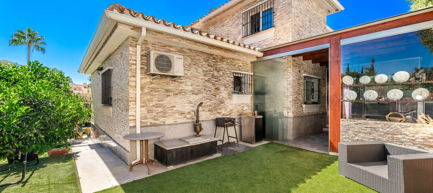 Traditional Villa on the most Exclusive Beachside of Marbella East
