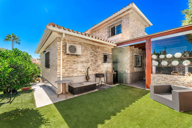 Traditionell Villa på den mest exklusiva stranden av Marbella East