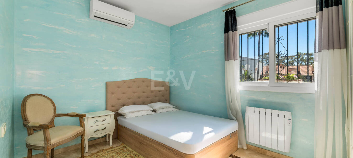 Traditionell Villa på den mest exklusiva stranden av Marbella East