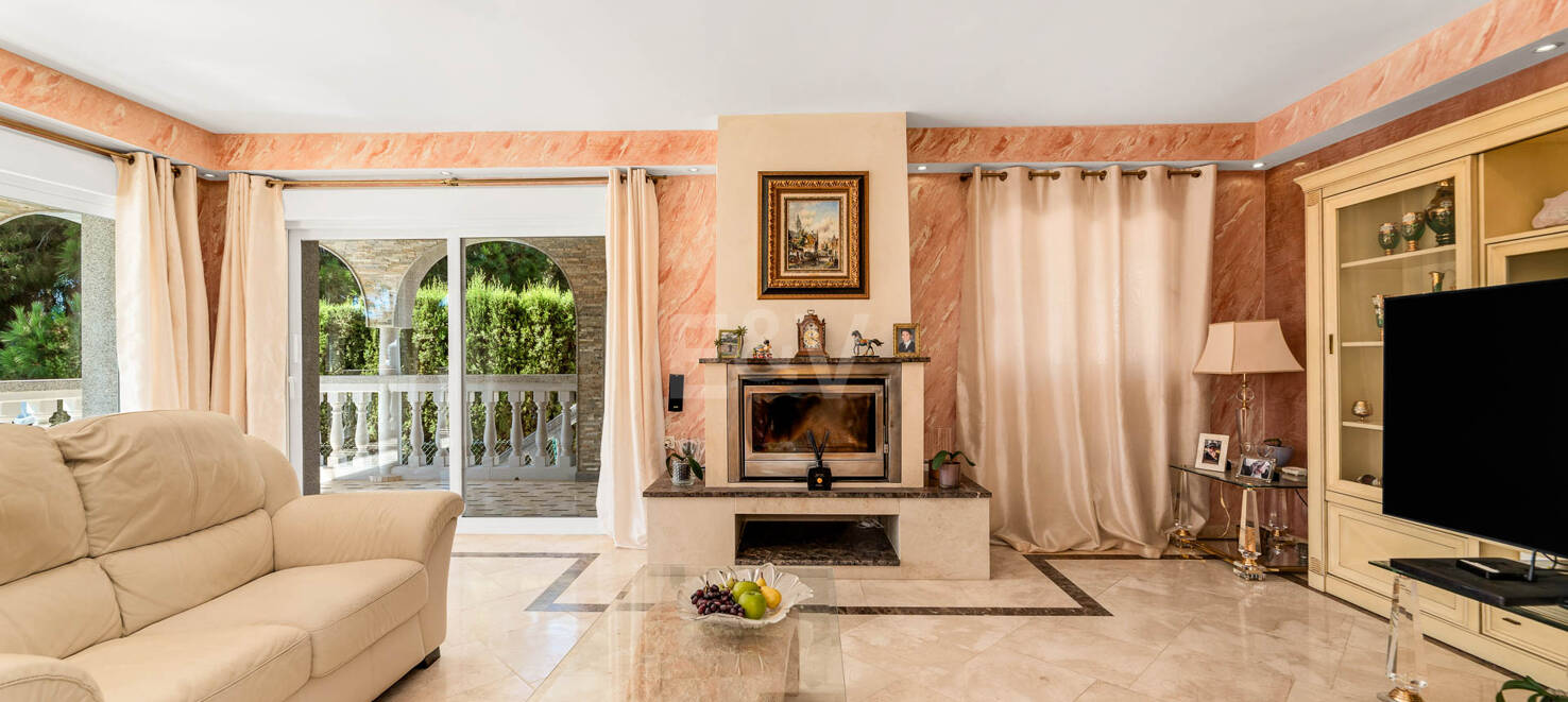 Traditionell Villa på den mest exklusiva stranden av Marbella East