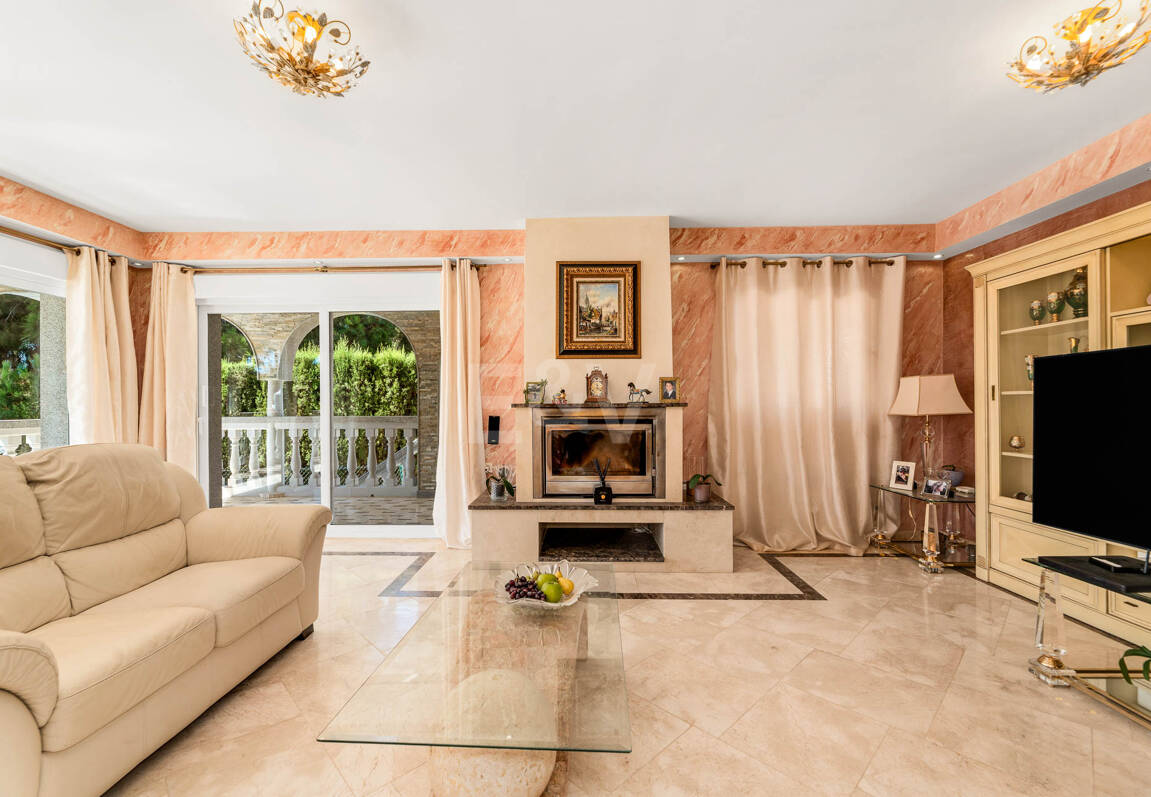 Traditionell Villa på den mest exklusiva stranden av Marbella East