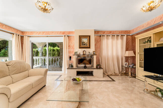 Traditionell Villa på den mest exklusiva stranden av Marbella East