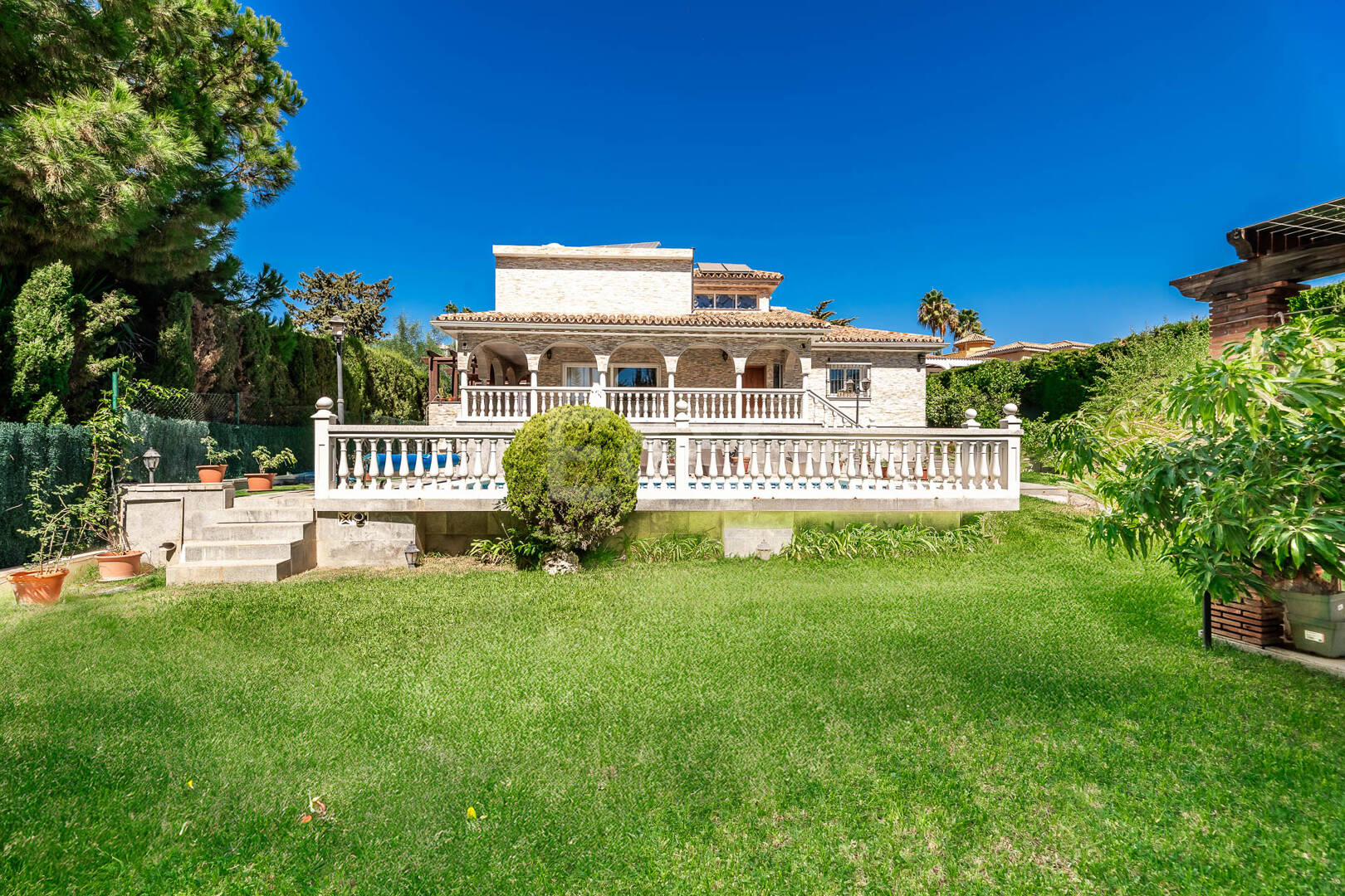 Traditionell Villa på den mest exklusiva stranden av Marbella East