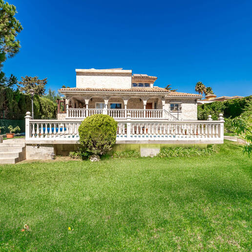 Traditionell Villa på den mest exklusiva stranden av Marbella East
