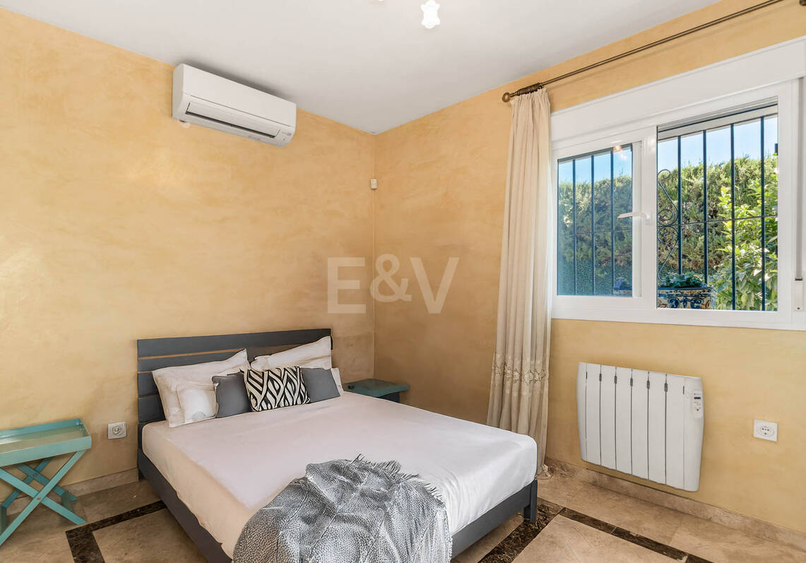 Tradycyjna willa na najbardziej ekskluzywnej plaży Marbella East
