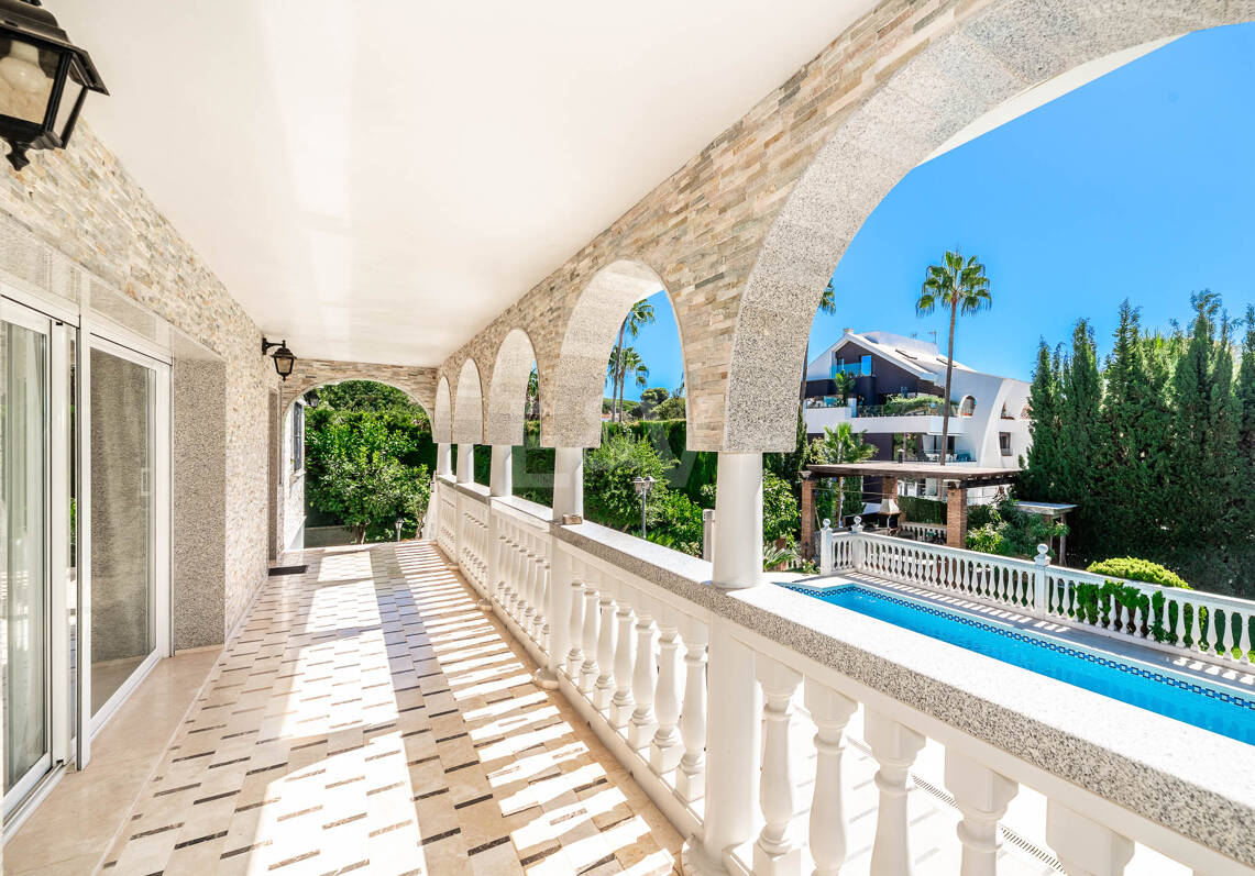 Tradycyjna willa na najbardziej ekskluzywnej plaży Marbella East
