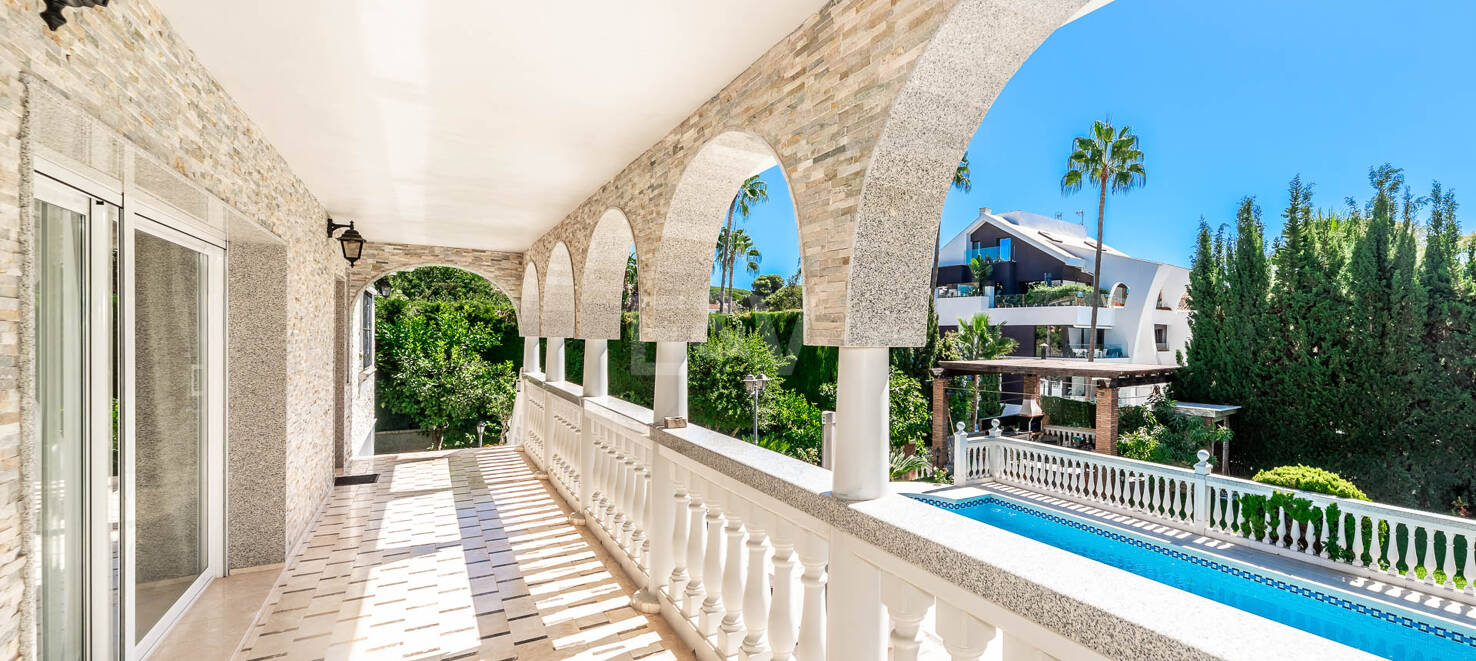 Traditionell Villa på den mest exklusiva stranden av Marbella East