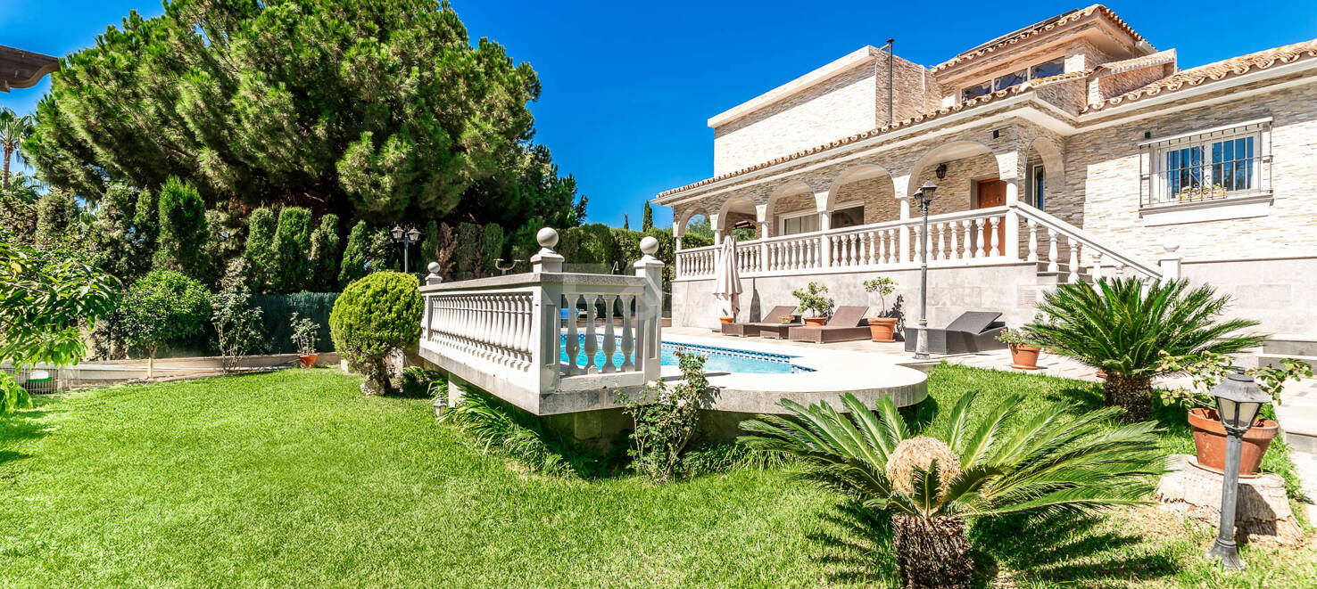Traditionell Villa på den mest exklusiva stranden av Marbella East