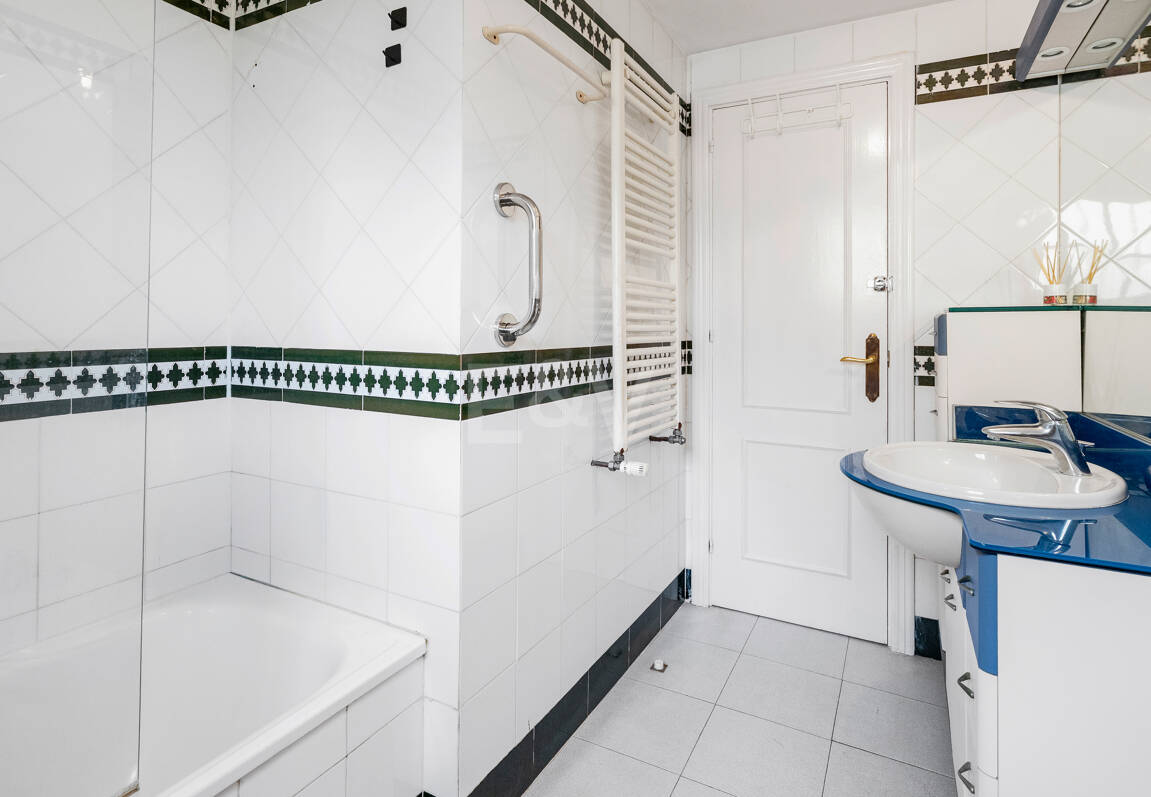 Beachside Townhouse med havsutsikt i Costabella