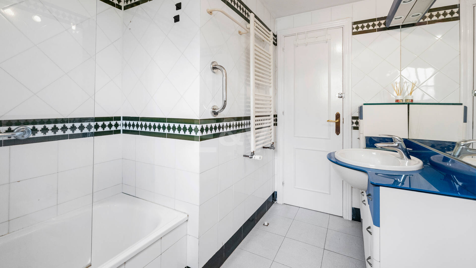 Beachside Townhouse med havsutsikt i Costabella