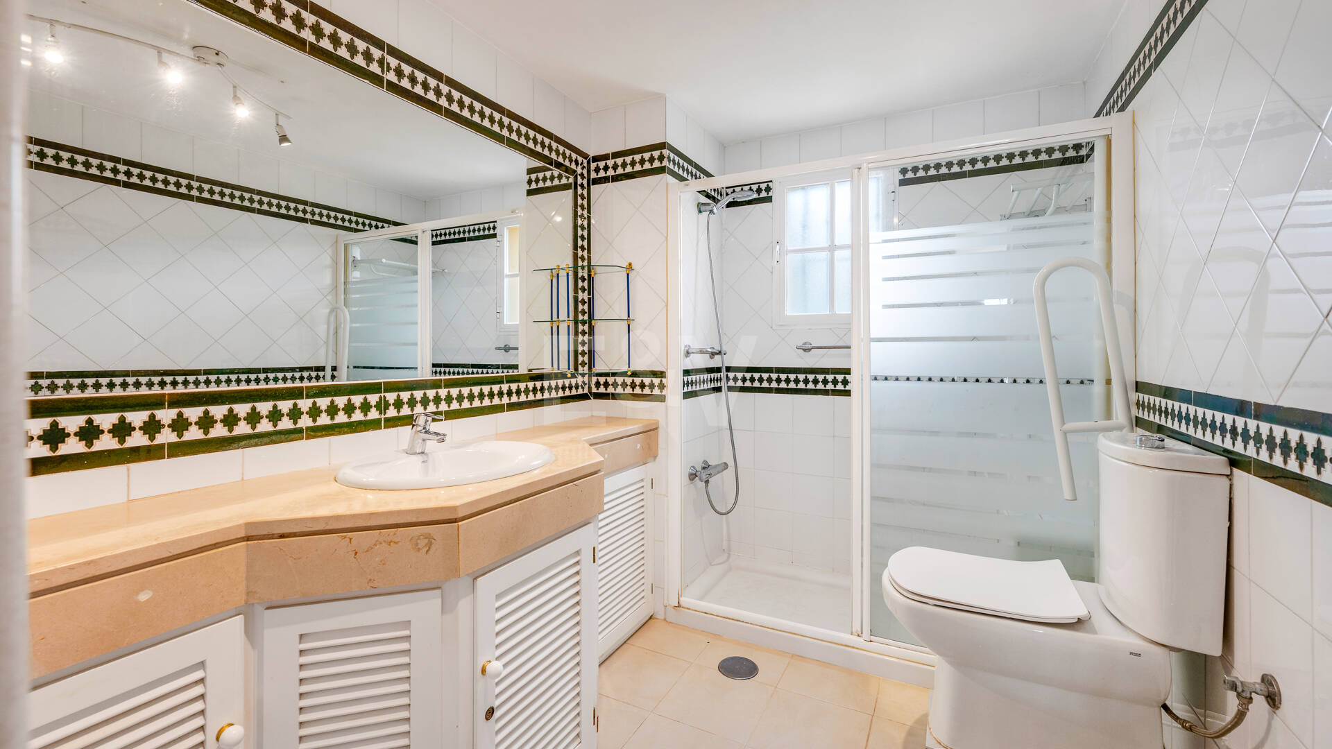 Beachside Townhouse med havsutsikt i Costabella