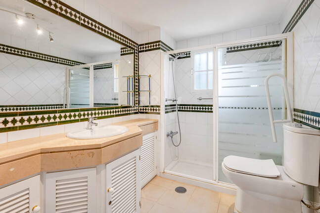 Beachside Townhouse med havsutsikt i Costabella