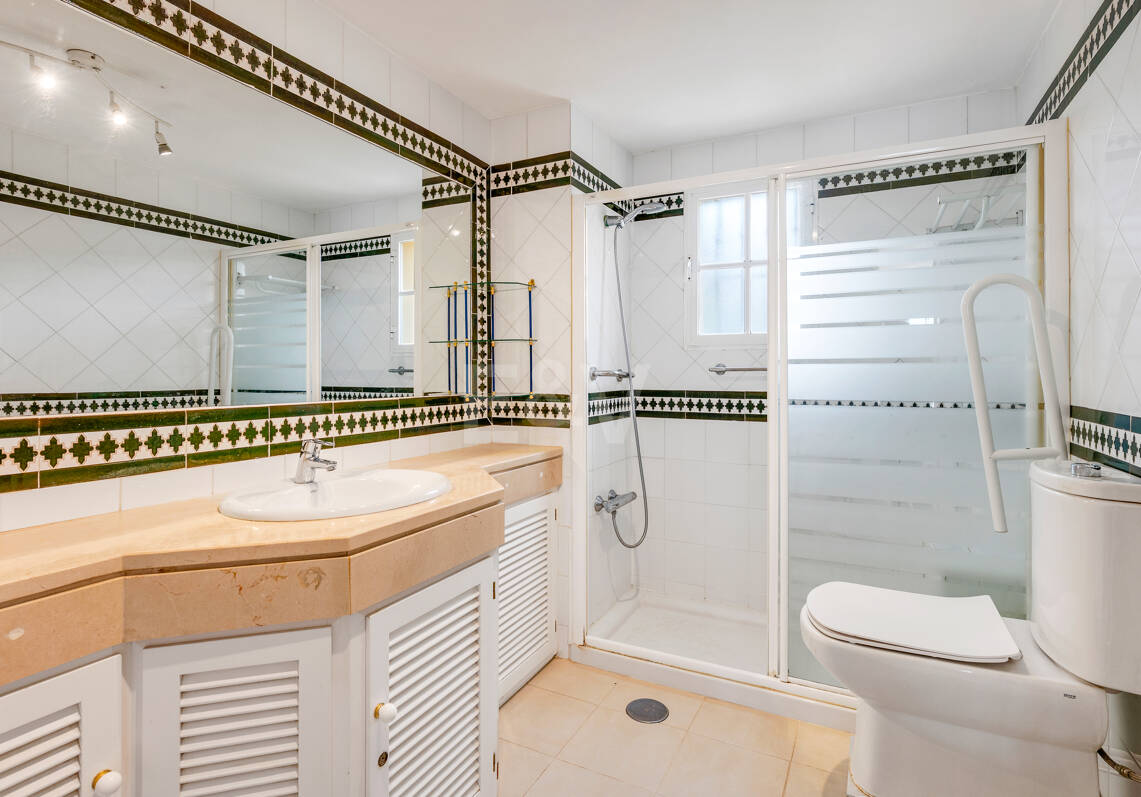 Beachside Townhouse med havsutsikt i Costabella