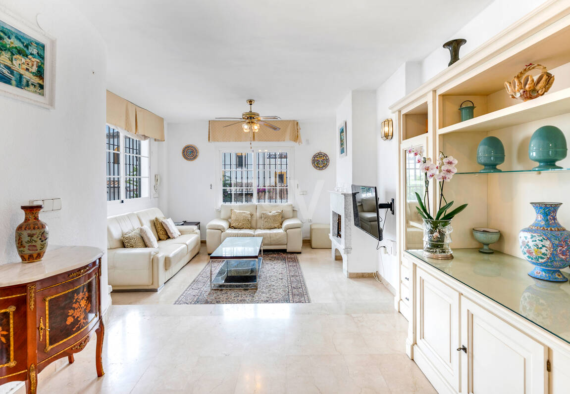 Beachside Townhouse med havsutsikt i Costabella