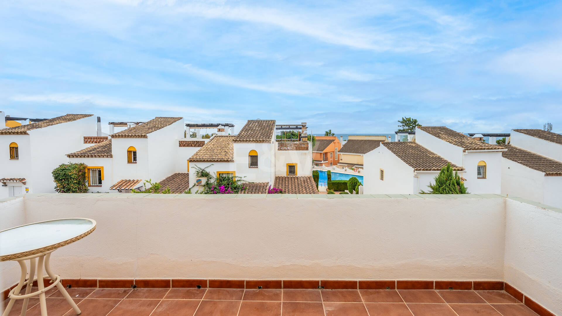 Beachside Townhouse with Sea Views in Costabella