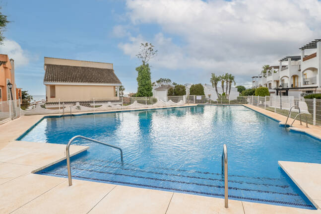 Beachside Townhouse med havsutsikt i Costabella