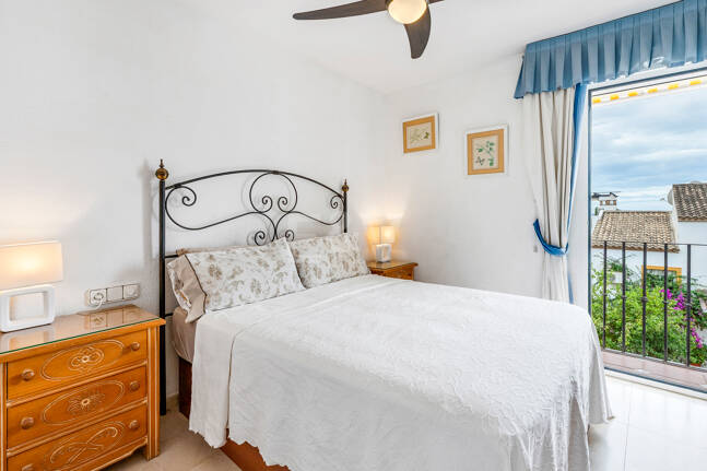 Beachside Townhouse med havsutsikt i Costabella