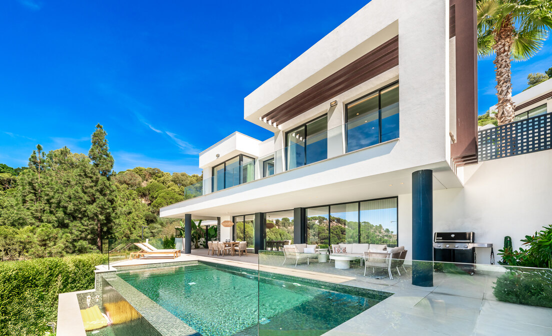 Stylish Well-Priced Contemporary Villa with Breathtaking Panoramic Views in Banus Heights, Benahavis