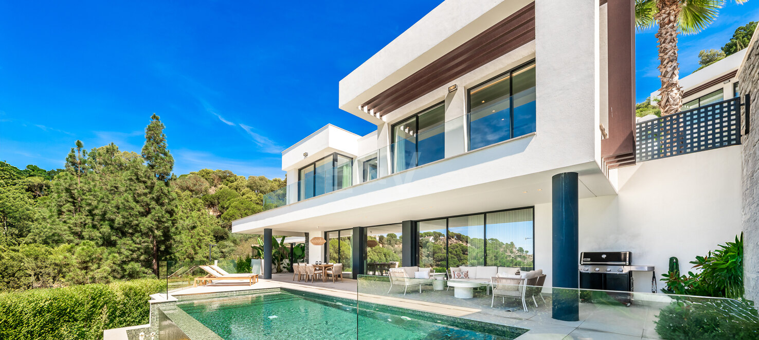 Stylish Well-Priced Contemporary Villa with Breathtaking Panoramic Views in Banus Heights, Benahavis