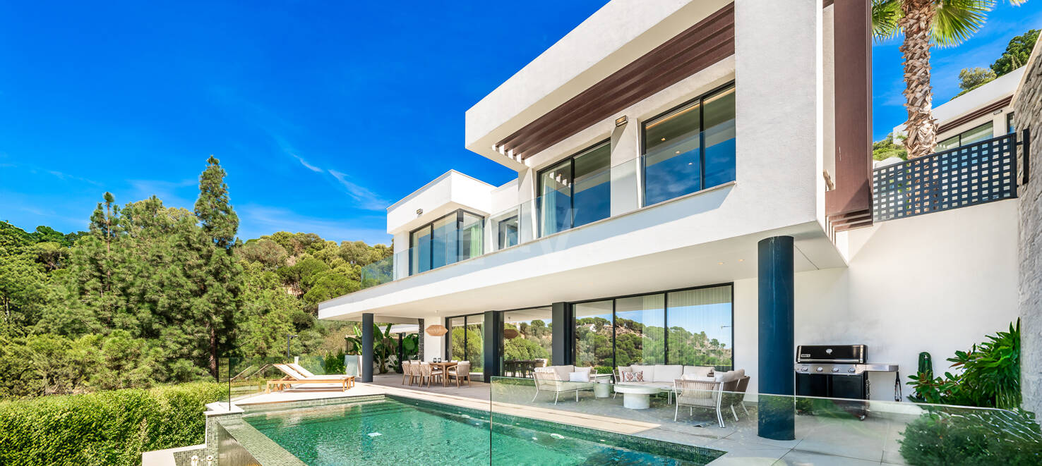 Stylish Well-Priced Contemporary Villa with Breathtaking Panoramic Views in Banus Heights, Benahavis