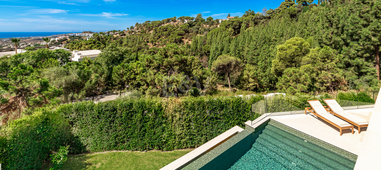 Stylish Well-Priced Contemporary Villa with Breathtaking Panoramic Views in Banus Heights, Benahavis